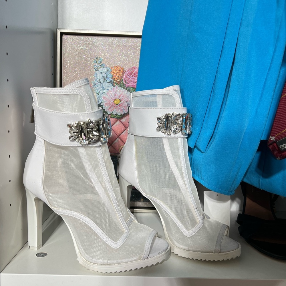 🔥🔥 Brand New Karl Lagerfeld White Mesh Heeled Sandals size 6.5 - Picture 1 of 7